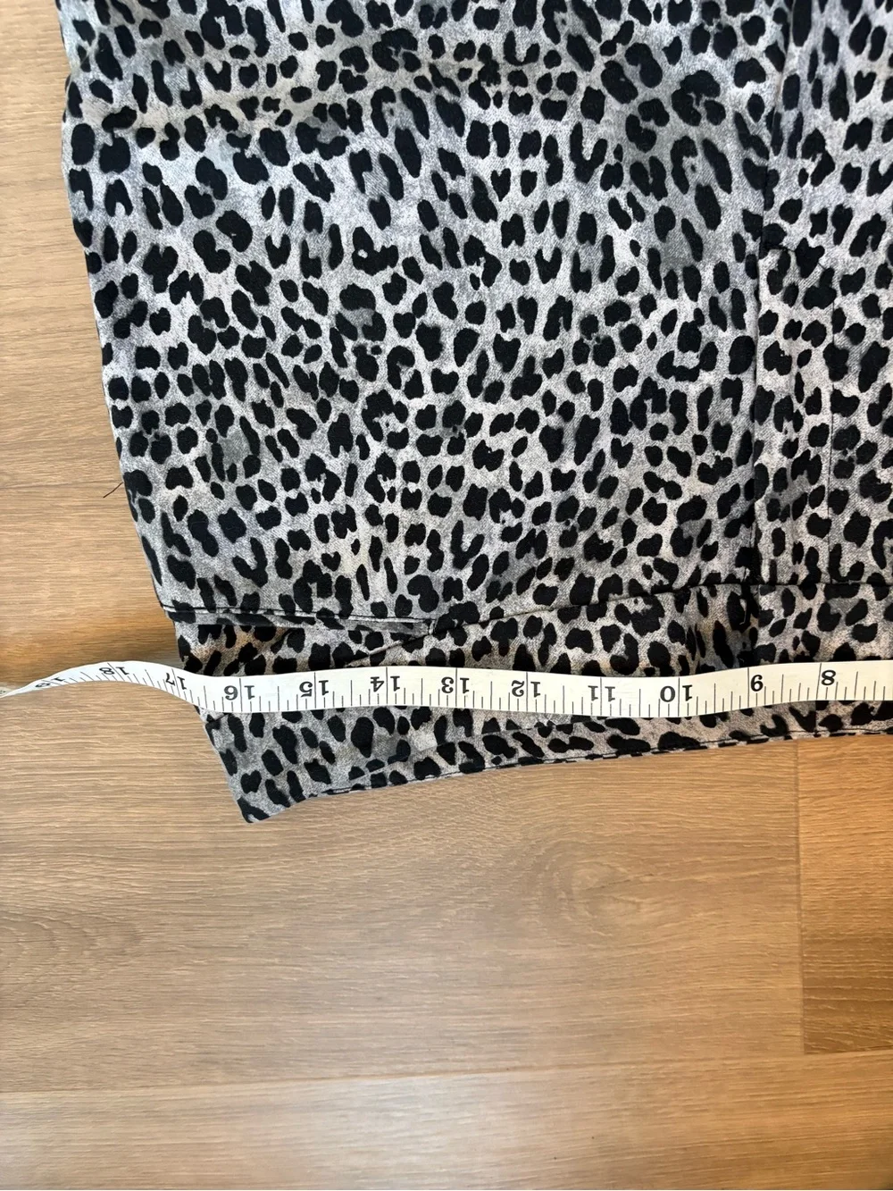 WHBM Leopard Print Slim Ankle Pant - size 8 - Picture 7 of 9